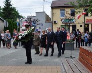 Hołd Powstańcom Warszawskim