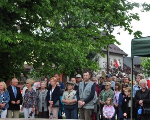 Hołd Powstańcom Warszawskim