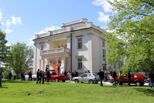 W niedzielę 4 maja 2025 r. Muzeum Motoryzacji w Otrębusach zorganizowało w Brwinowie Konkurs Eleg...
