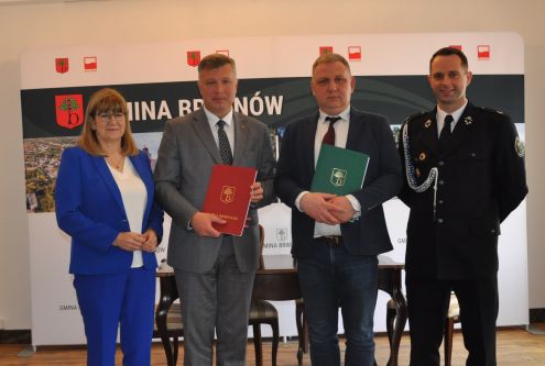 Druhny i druhowie z OSP w Biskupicach mają powód do radości. Szanse na nową strażnicę są coraz wi...