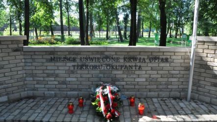 Ściana śmierci pod opieką brwinowskiej „Jedynki”